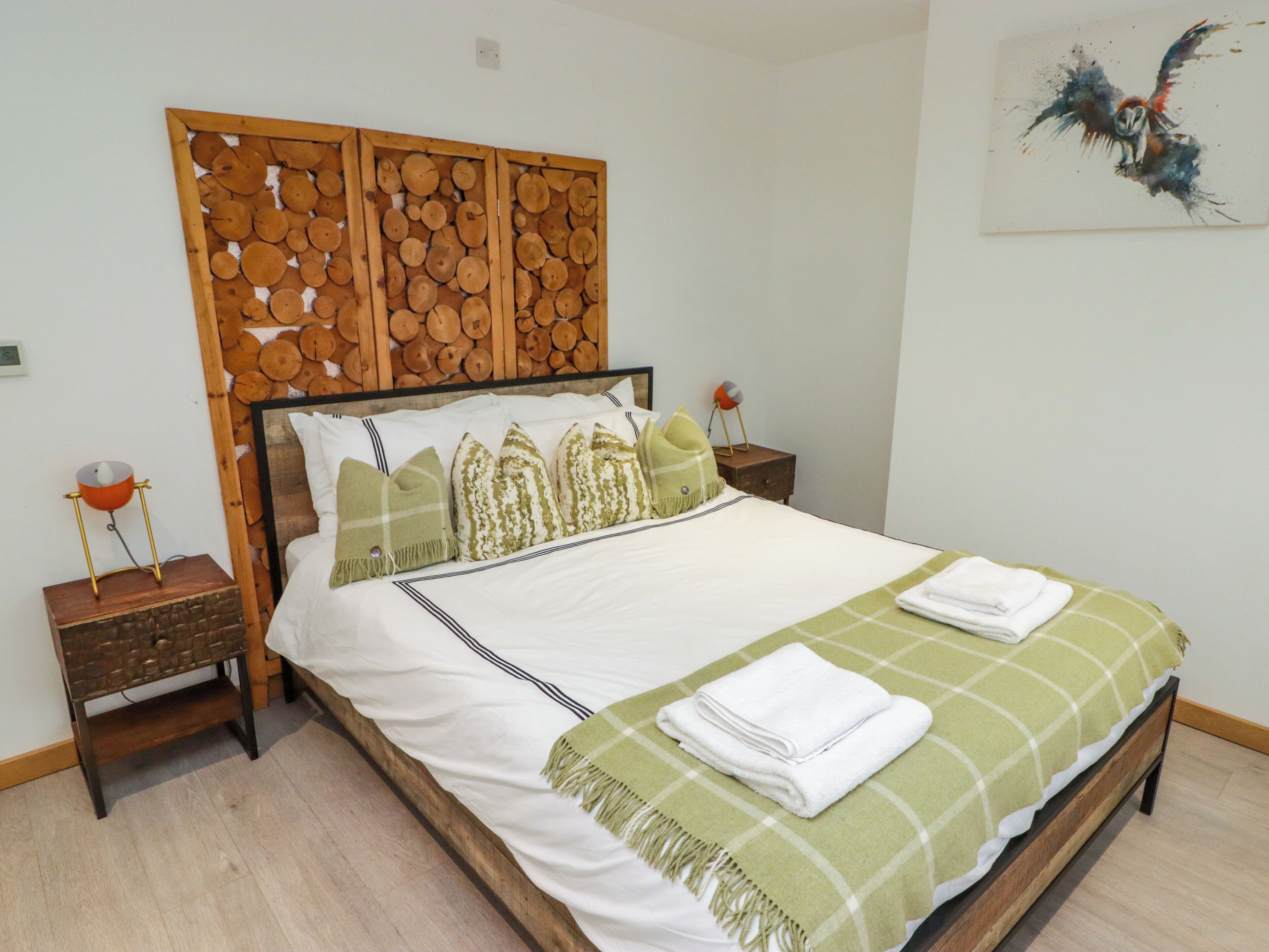 4 bedrooms, individually decorated, individually furnished, free WiFi