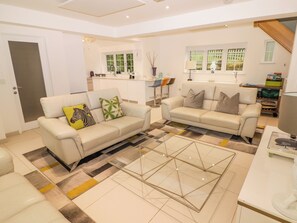 Interior - Hiraeth (Merthyr Tydfil)