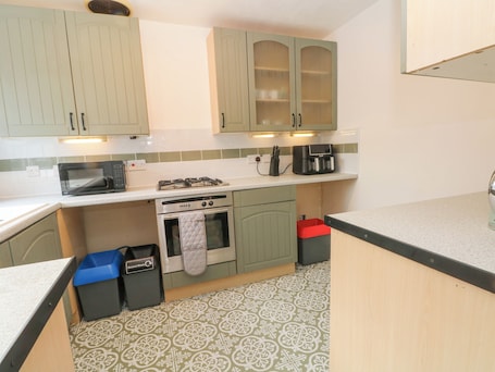 Fridge, dishwasher, electric kettle, toaster