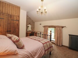 3 bedrooms, individually decorated, individually furnished, free WiFi