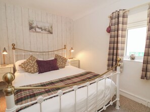 2 bedrooms, individually decorated, individually furnished, free WiFi