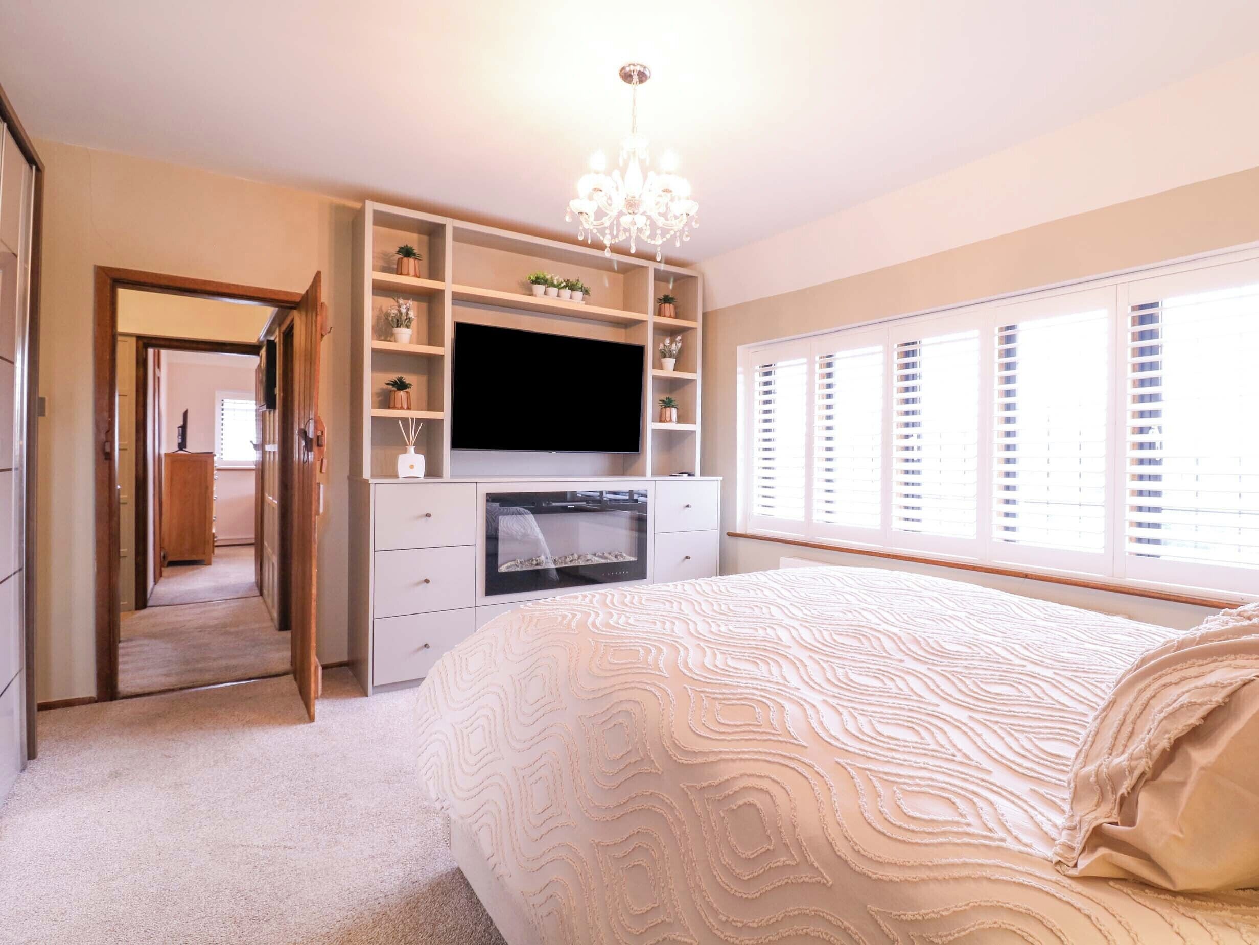 4 bedrooms, individually decorated, individually furnished, free WiFi