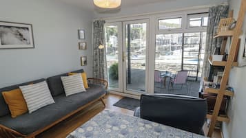 Cottage | Living area