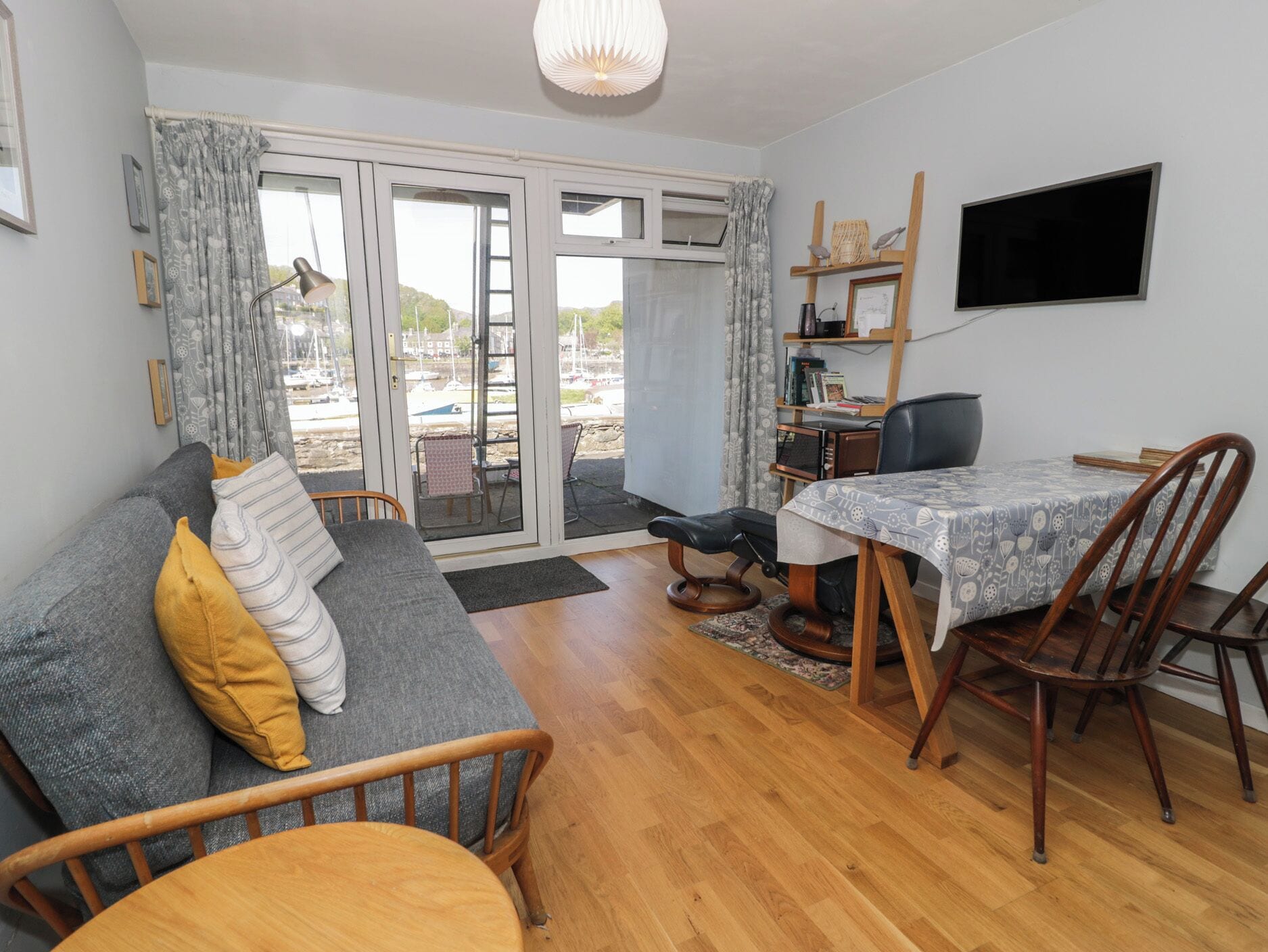 Cottage | Living area