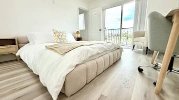 Leilighet – standard, 3 soverom, balkong, parkutsikt (Unit F) | Sengetøy av topp kvalitet, dundyner og senger med overmadrass