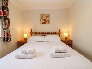 2 bedrooms, individually decorated, individually furnished, free WiFi - The Hayloft Cottage Apartment (Lyme Regis)