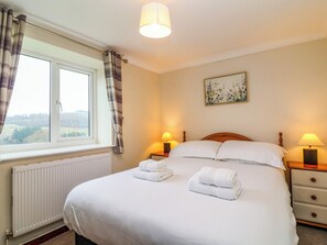 2 bedrooms, individually decorated, individually furnished, free WiFi