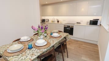 Fridge, dishwasher, electric kettle, toaster