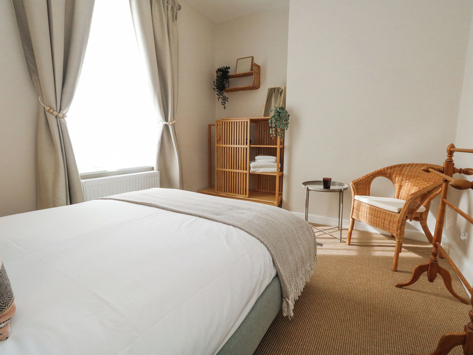 6 bedrooms, individually decorated, individually furnished, free WiFi