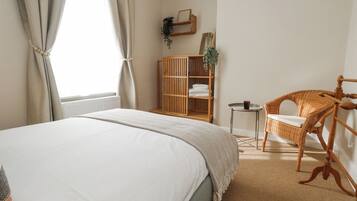 6 bedrooms, individually decorated, individually furnished, free WiFi