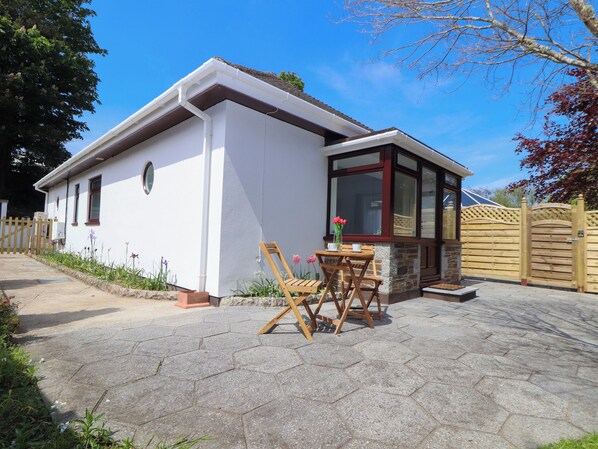 Outdoor dining - Swans Nest (Falmouth)