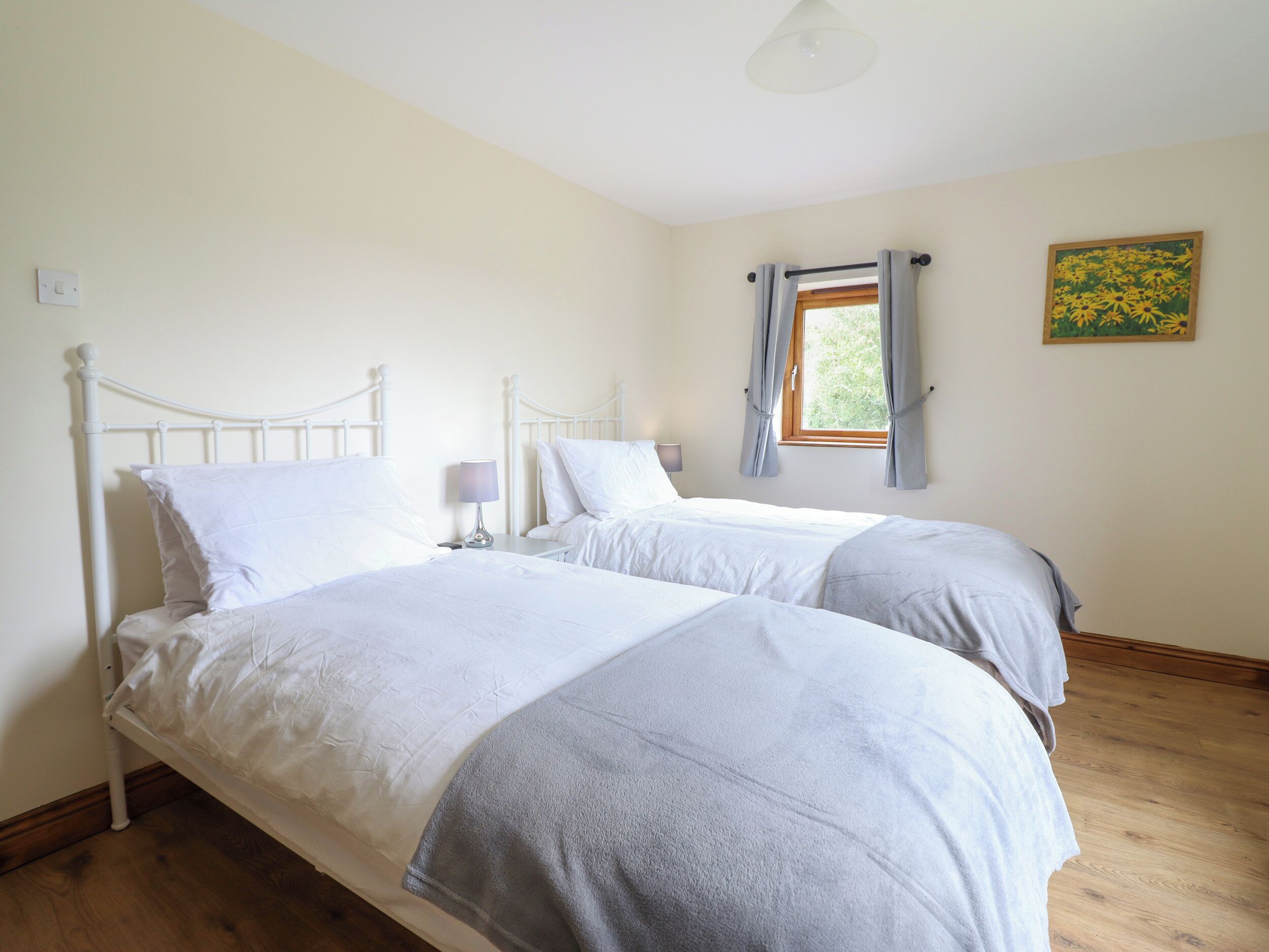 5 bedrooms, individually decorated, individually furnished, free WiFi