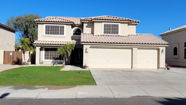 Exterior - 4-bedroom house in delightful Glendale with WiFi, fitness room, AC (Glendale)