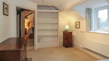 4 bedrooms, individually decorated, individually furnished, free WiFi