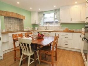 Bulaşık makinesi, elektrikli su ısıtıcısı, ekmek kızartma makinesi 