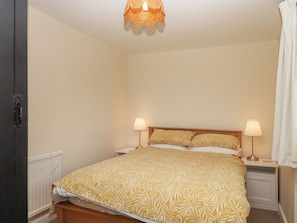 2 bedrooms, individually decorated, individually furnished, free WiFi