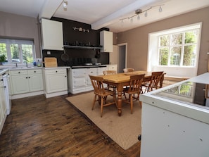 Fridge, dishwasher, electric kettle, toaster - New Hall (Wrexham)