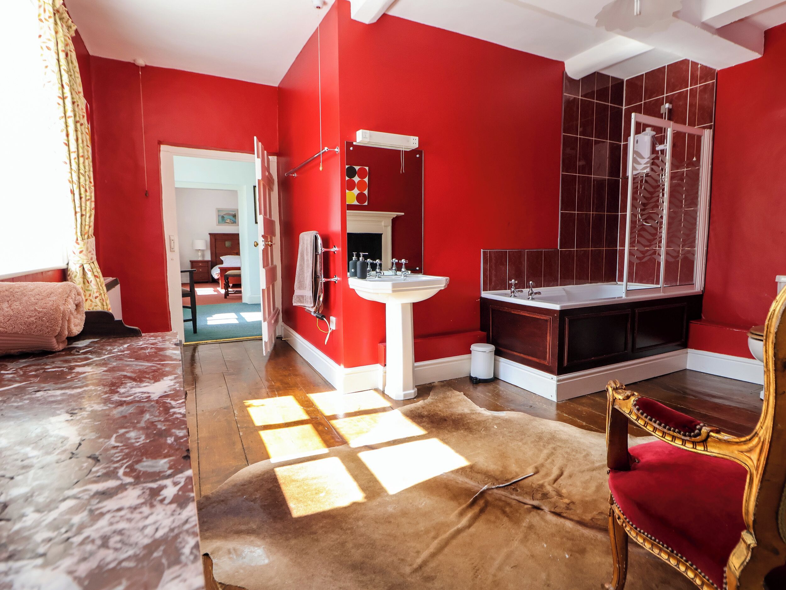 7 bedrooms, individually decorated, individually furnished, free WiFi