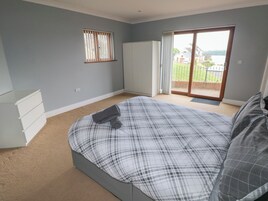 6 多间卧室、特色装修、特色家居、免费 WiFi