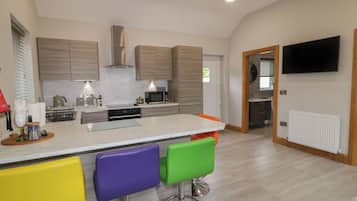 Fridge, dishwasher, electric kettle, cookware/dishes/utensils