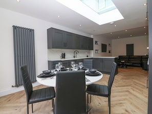 Dining - Park View (Llandudno)