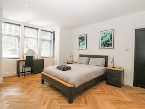 2 bedrooms, individually decorated, individually furnished, free WiFi - Park View (Llandudno)
