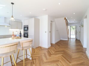 Réfrigérateur, lave-vaisselle