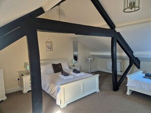 Stuga | 4 sovrum, individuell inredning, unika möbler och gratis wi-fi