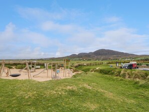 พื้นที่เล่นสำหรับเด็ก