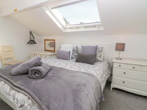 3 bedrooms, individually decorated, individually furnished, free WiFi - Acorn Cottage (Windermere)