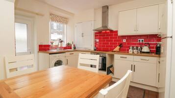 Fridge, dishwasher, cookware/dishes/utensils