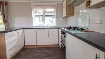 Fridge, dishwasher, electric kettle, toaster