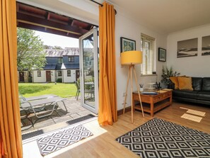 Living area - Carrick Cottage (Falmouth)