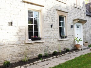 Exterior detail - Southbank (Bath)