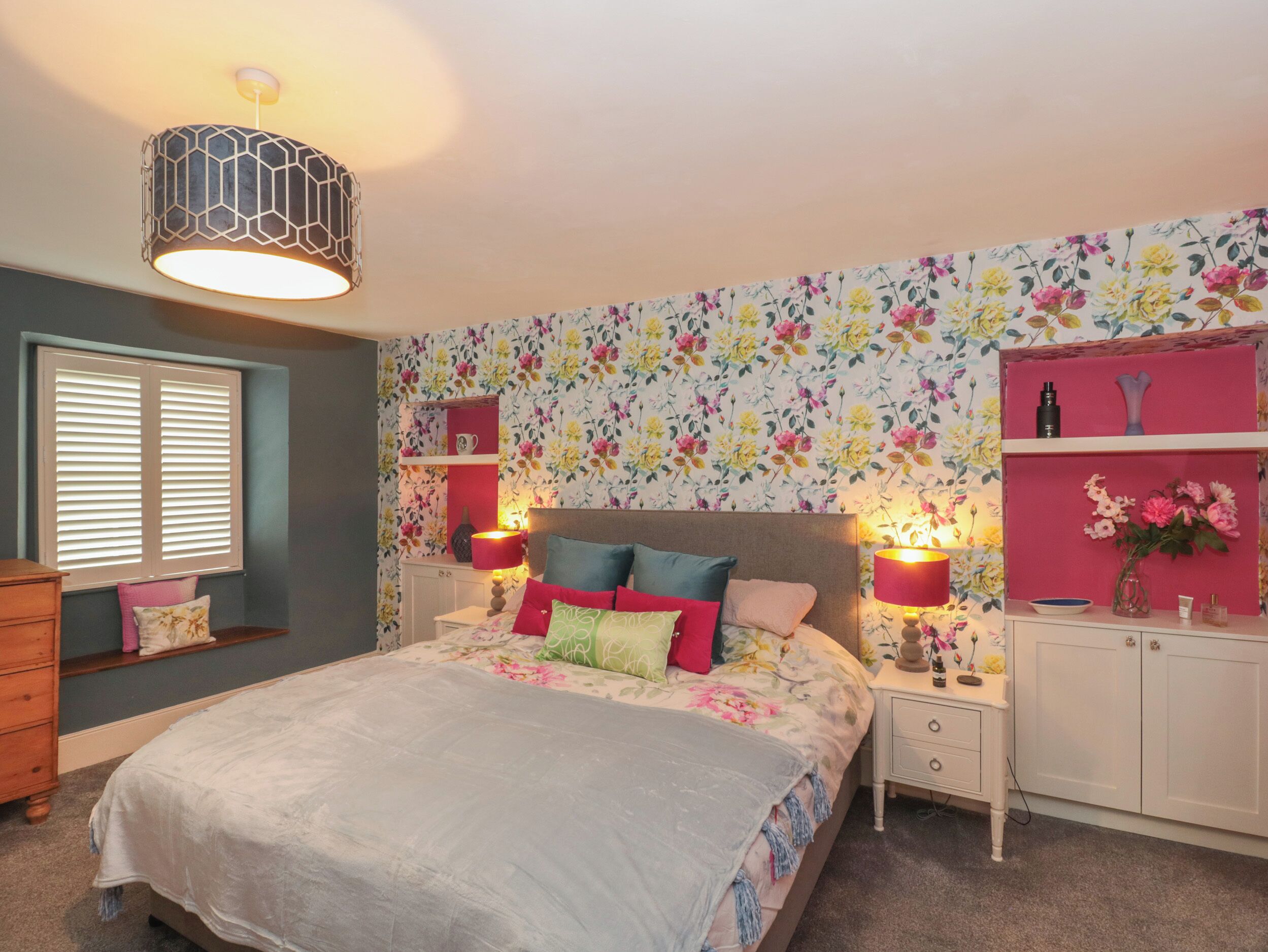 3 bedrooms, individually decorated, individually furnished, free WiFi