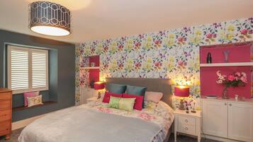 3 bedrooms, individually decorated, individually furnished, free WiFi