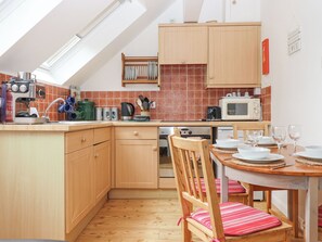 Fridge, dishwasher, cookware/dishes/utensils - Crystals (Beaworthy)