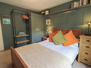 2 bedrooms, individually decorated, individually furnished, free WiFi