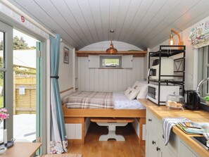 1 bedroom, individually decorated, individually furnished, free WiFi - Burr 1 Shepherds Hut (Barnstaple)
