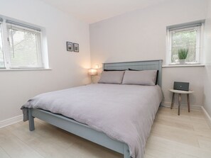 Cottage | 4 bedrooms, individually decorated, individually furnished, free WiFi - The Old Telephone Exchange (Huddersfield)