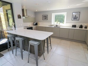 冰箱、洗碗机、厨具/餐具