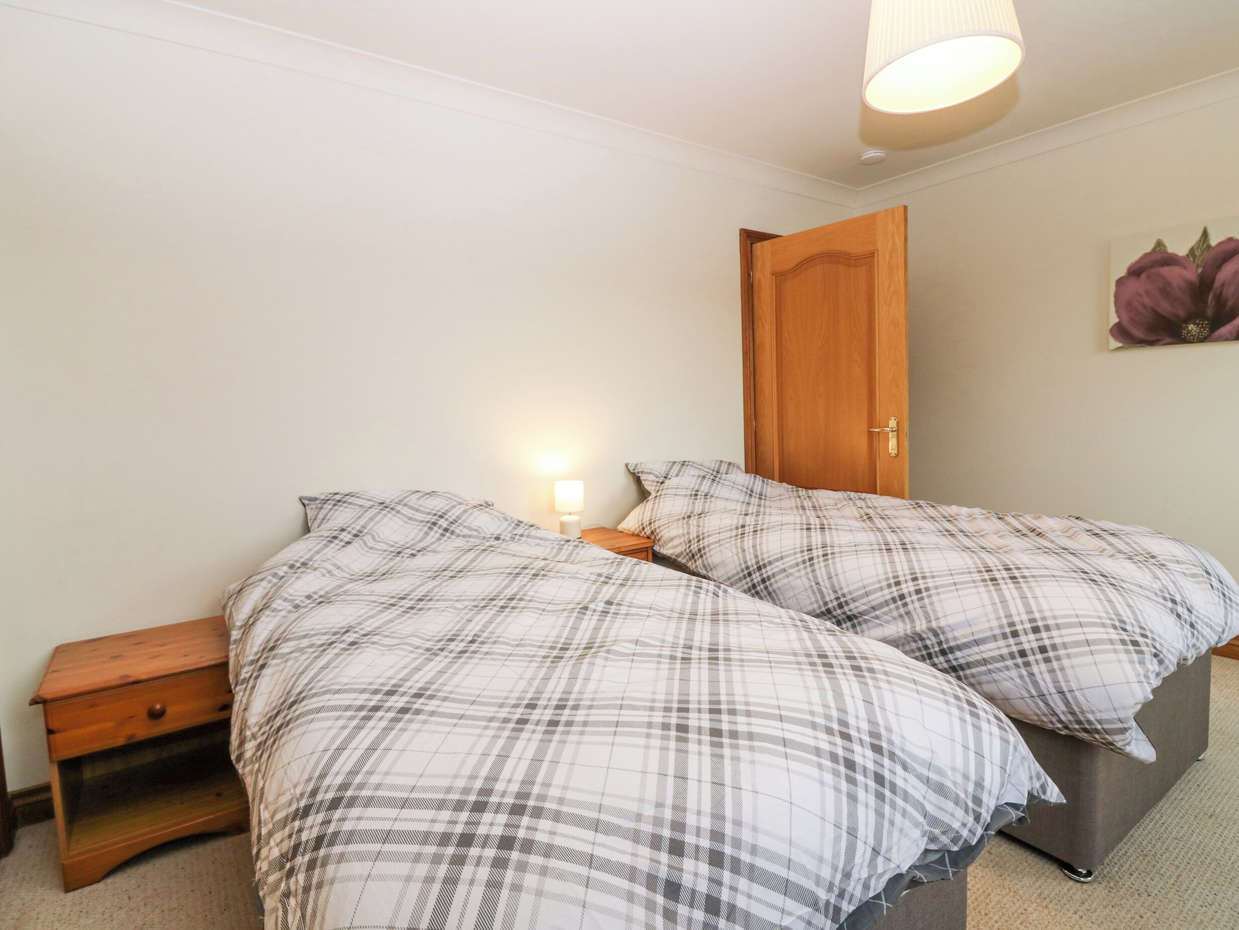 3 bedrooms, individually decorated, individually furnished, free WiFi