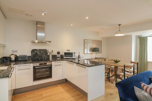 Fridge, dishwasher, cookware/dishes/utensils - 39 Dart Marina (Dartmouth)