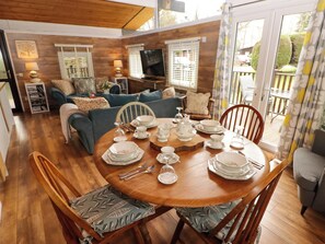 Dining - The Bird House (Newcastle Emlyn)