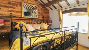 3 bedrooms, individually decorated, individually furnished, free WiFi