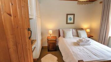 3 bedrooms, individually decorated, individually furnished, free WiFi