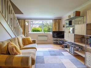 Living area - 50 Fernhill Heights (Bridport)