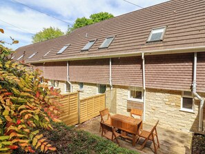 Outdoor dining - 50 Fernhill Heights (Bridport)