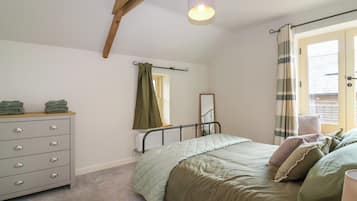 2 bedrooms, individually decorated, individually furnished, free WiFi