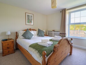 2 bedrooms, individually decorated, individually furnished, free WiFi
